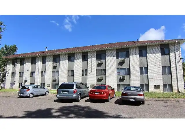 Property at Como Dale Apts. - 642 Front Ave, Saint Paul, MN, 55103, 1 bed, 1 bath, [object Object]