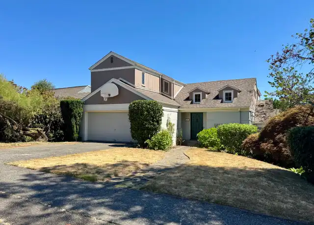 Property at 4925 Stanford Ave NE, Seattle, WA, 98105, 5 beds, 3.5 baths, [object Object]