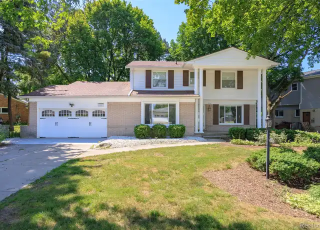 Property at 17577 E Goldwin St, Southfield, MI, 48075, 4 beds, 2.5 baths, [object Object]
