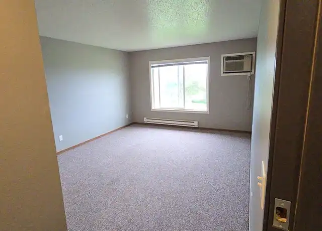 Property at 1724 E Milwaukee Ave Unit 7, Storm Lake, IA, 50588, 1 bed, 1 bath, [object Object]