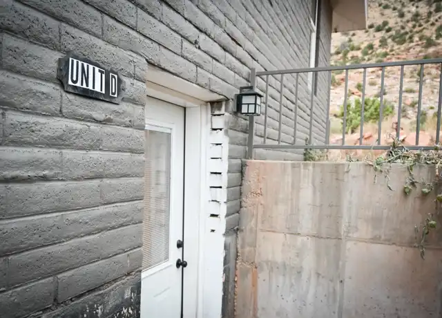 Property at 780 N Lauritzen St, Hildale, UT, 84784, 1 bed, 1 bath, [object Object]