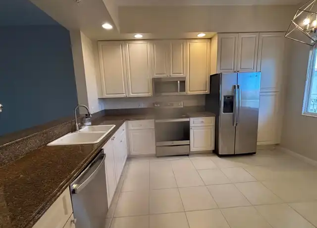 Property at 30 Harbour Isle Dr E Ph -05, Fort Pierce, FL, 34949, 2 beds, 2 baths, [object Object]