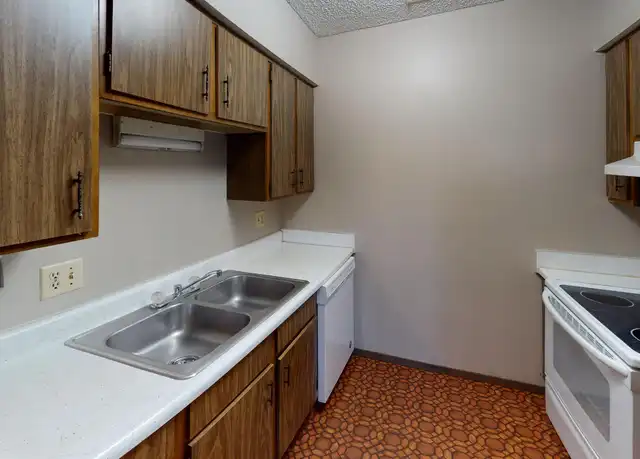 Property at 3220 W 13th St Unit 4, Grand Island, NE, 68803, 1 bed, 1 bath, [object Object]