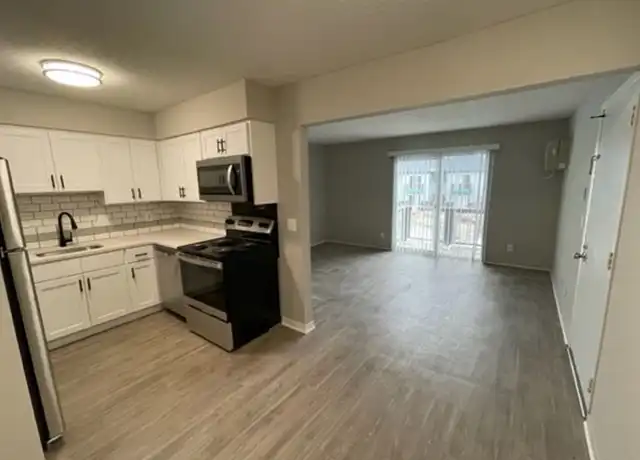 Property at 4031 Crooks Rd Unit 4051-209, Royal Oak, MI, 48073, 1 bed, 1 bath, [object Object]