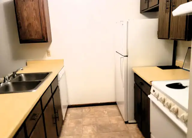 Property at 417 S Wasson Ln Unit G1, River Falls, WI, 54022, 1 bed, 1 bath, [object Object]