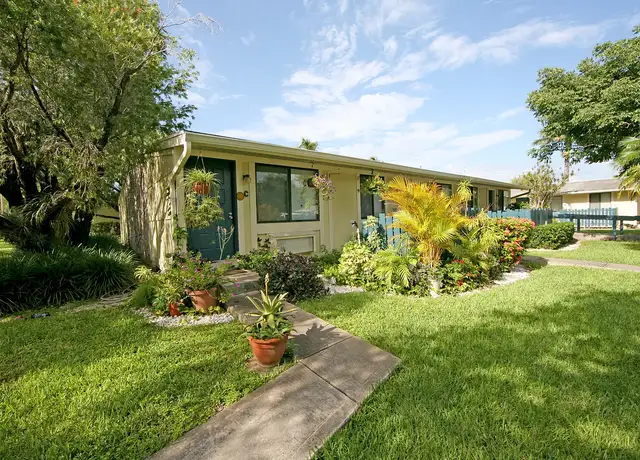 Photo of 1700 NE 8th St, Homestead, FL 33033