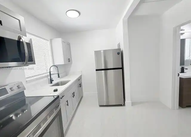 Property at 254 E Dania Beach Blvd Unit 4, Dania Beach, FL, 33004, 1 bed, 1 bath, [object Object]