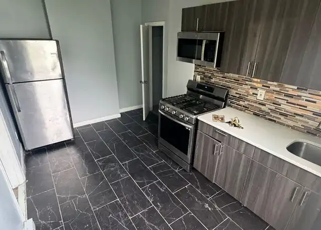 Property at 32 Van Cortlandt Park Ave Unit 3, Yonkers, NY, 10701, 4 beds, 1 bath, [object Object]