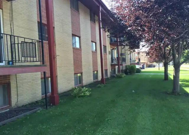 Property at 921 23rd Ave S, Moorhead, MN, 56560, 2 beds, 1 bath, [object Object]