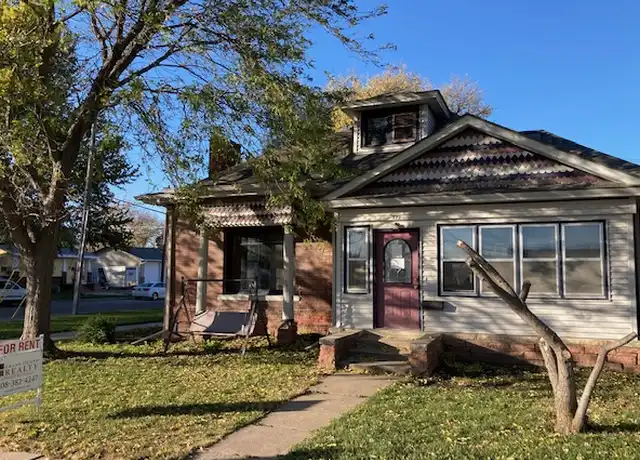 Property at 322 W 4th St, Hastings, NE, 68901, 4 beds, 2 baths, [object Object]