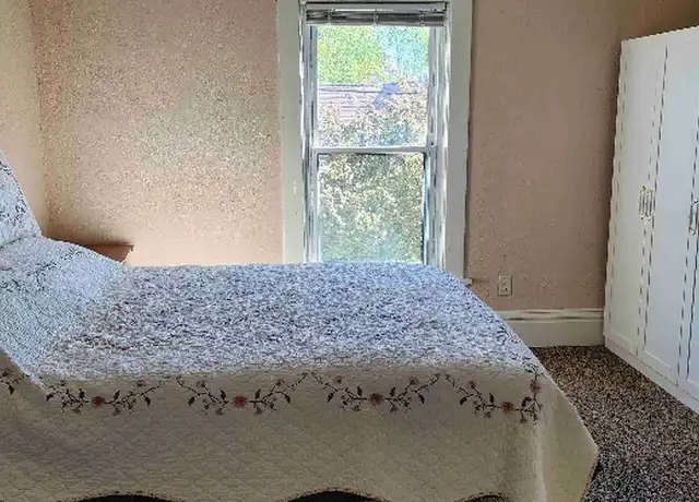 Property at 1150 E Main St Unit 2, Watertown, WI, 53094, 1 bed, 1 bath, [object Object]