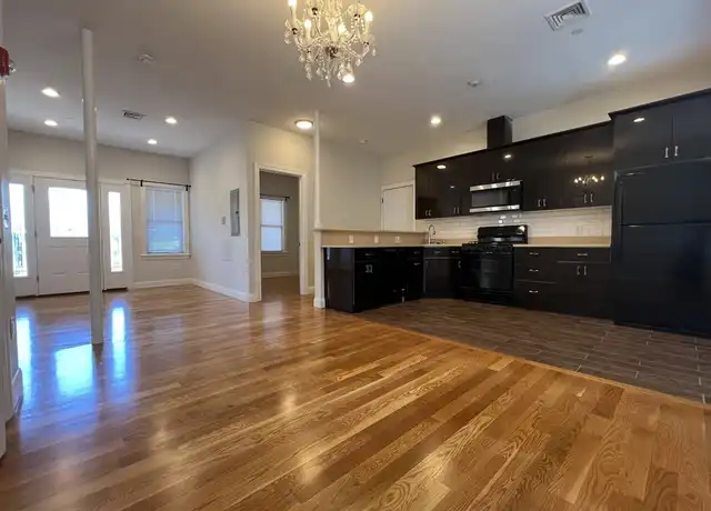 Property at 77-83 Newbury Ave Unit 2, Quincy, MA, 02171, 3 beds, 1 bath, [object Object]