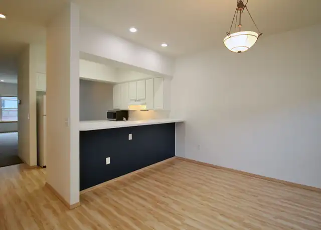 Property at harin01 - 3413 SW Moss St, Portland, OR, 97219, 2 beds, 2.5 baths, [object Object]