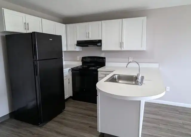 Property at 163 Mark Ln #15, Waterbury, CT, 06704, 1 bed, 1 bath, [object Object]