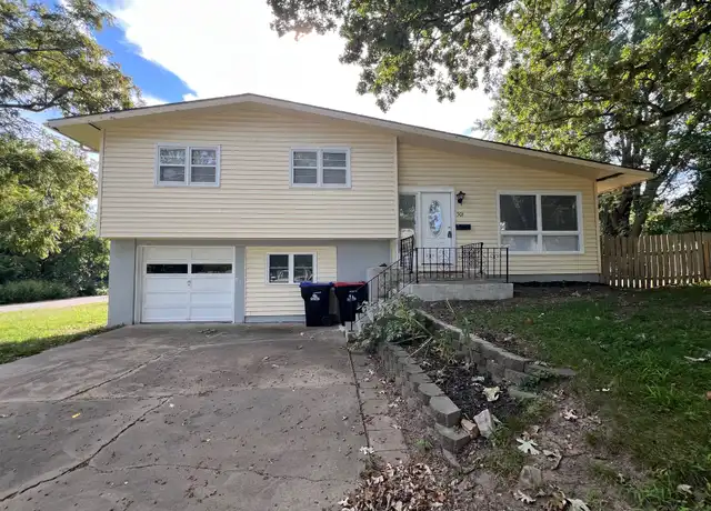 Property at 301 10th St, Warrensburg, MO, 64093, 3 beds, 1.5 baths, [object Object]