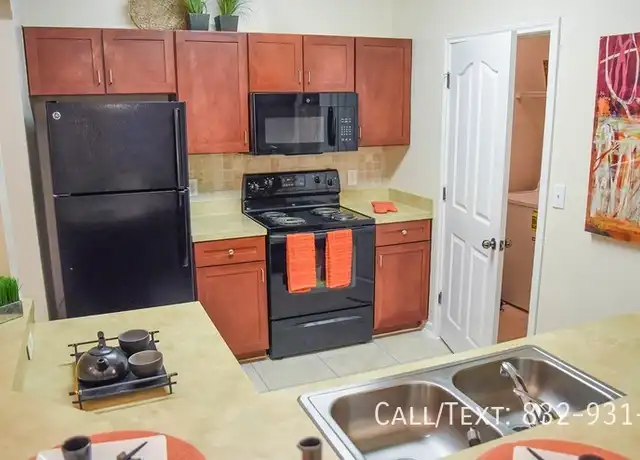 Property at 3029 Crossview Dr Unit ALB, Houston, TX, 77063, 2 beds, 2 baths, [object Object]