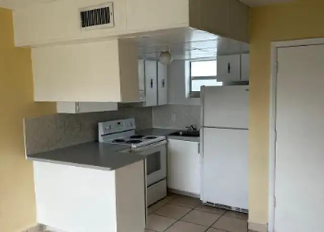 Property at 13695 NE 3rd Ct Unit C20, North Miami, FL, 33161, 1 bed, 1.5 baths, [object Object]