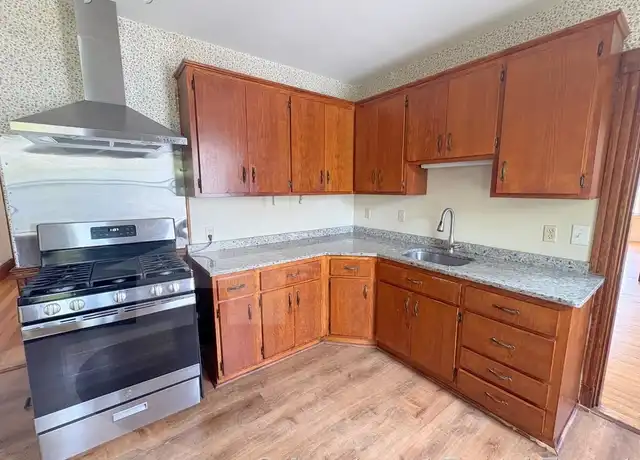 Property at 50 Oxford Cir Unit 3, Belmont, MA, 02478, 2 beds, 1 bath, [object Object]