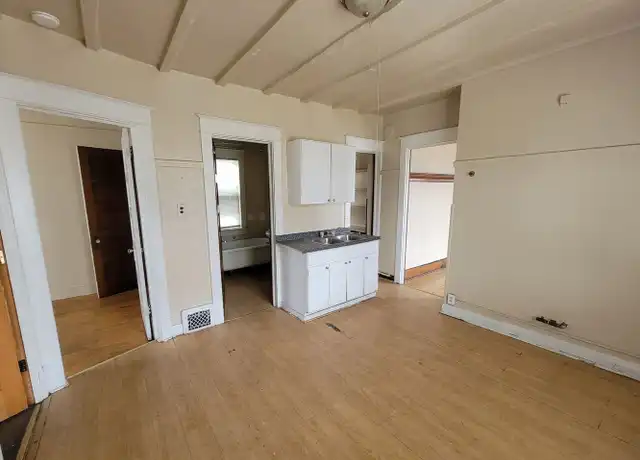 Property at 1547 S Cesar E. Chavez Dr Unit 1547 Upper Front, Milwaukee, WI, 53204, 3 beds, 1 bath, [object Object]