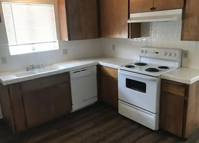 Property at 1185 Lewis St Unit 201, Kingsburg, CA, 93631, 2 beds, 1 bath, [object Object]