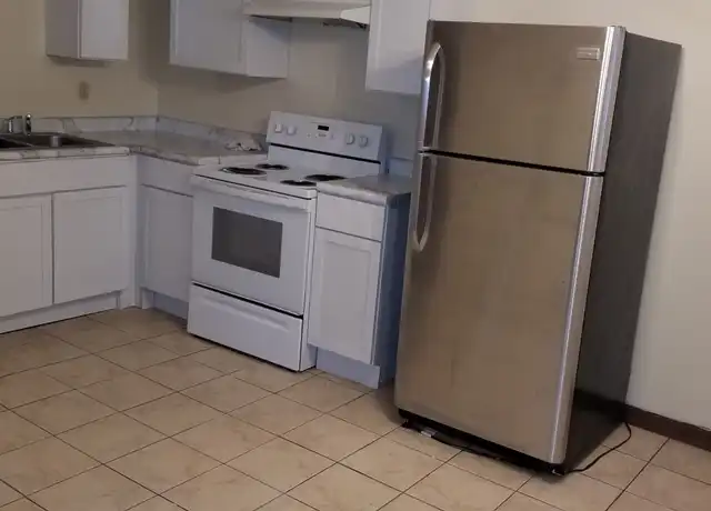 Property at 1579 Sloan St Unit 2, St Paul, MN, 55130, 2 beds, 1 bath, [object Object]