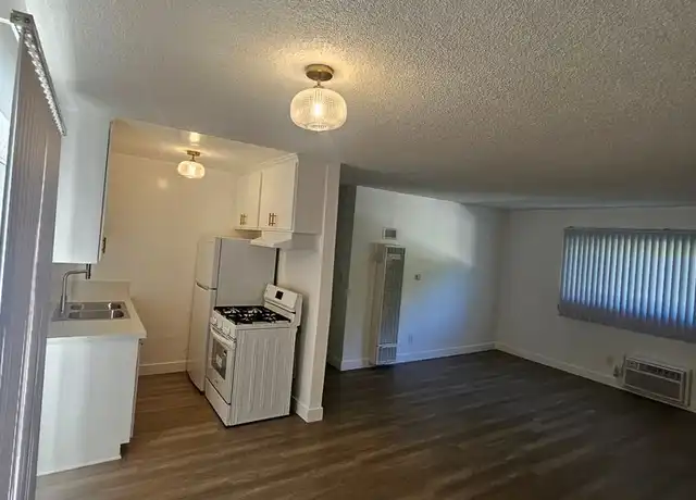 Property at 6633 Woodman Ave Unit 09, Van Nuys, CA, 91401, 1 bed, 1 bath, [object Object]