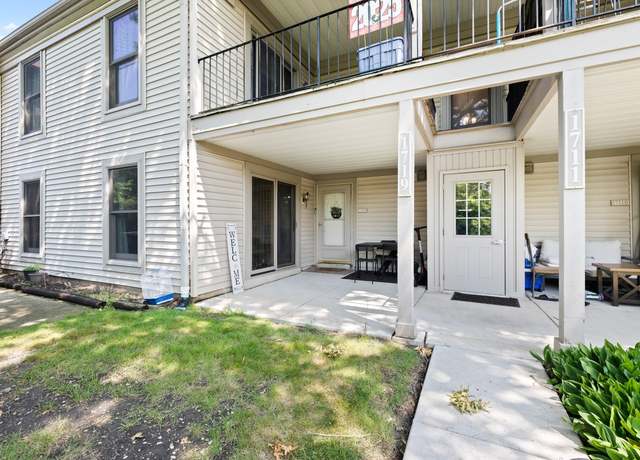 Photo of 1719 Sussex Walk Unit D, Hoffman Estates, IL 60169