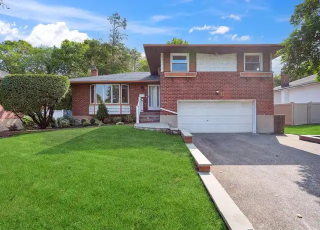 Property at 72 Winthrop Rd, Plainview, NY, 11803, 3 beds, 2.5 baths, [object Object]