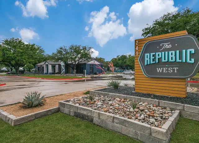 Photo of 241 E Interstate 30, Garland, TX 75043