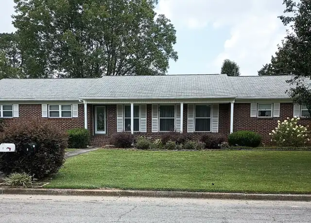 Property at 1702 Iris St SW, Decatur, AL, 35601, 4 beds, 2 baths, [object Object]