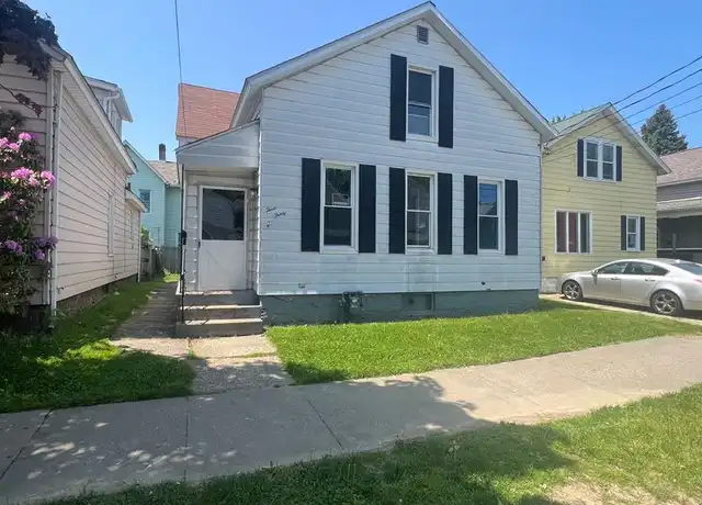 Property at 330 Ash St, Erie, PA, 16507, 4 beds, 1 bath, [object Object]