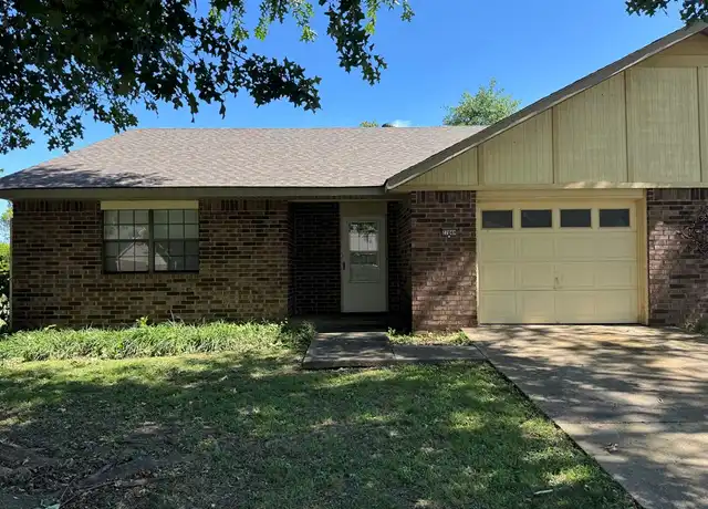 Property at 2704 McMillan Dr Unit B, Springdale, AR, 72762, 2 beds, 1.5 baths, [object Object]