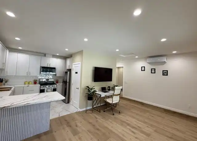 Property at 17606 Orna Dr, Granada Hills, CA, 91344, 1 bed, 1 bath, [object Object]