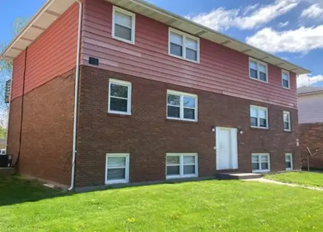 Property at 620 W 63rd St Unit 4, Davenport, IA, 52806, 2 beds, 1 bath, [object Object]