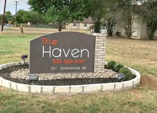 Property at 701 Oakhaven Rd Unit 503, Pleasanton, TX, 78064, 3 beds, 1 bath, [object Object]