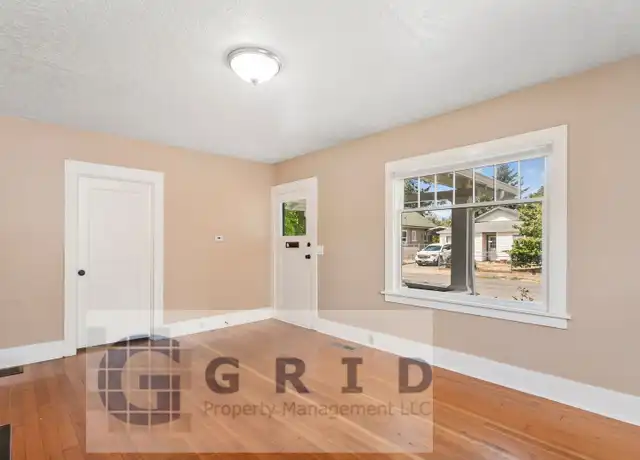 Property at 8316 SE Raymond Ct Unit A, Portland, OR, 97266, 2 beds, 1 bath, [object Object]