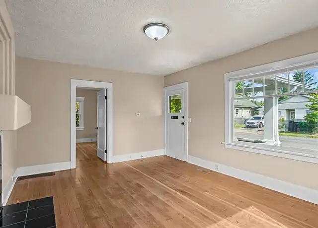 Property at 8316 SE Raymond Ct Unit A, Portland, OR, 97266, 2 beds, 1 bath, [object Object]