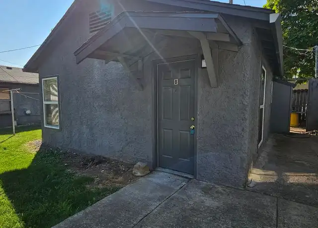 Property at 323 Chestnut Ave Unit B, Medford, OR, 97501, 1 bed, 1 bath, [object Object]