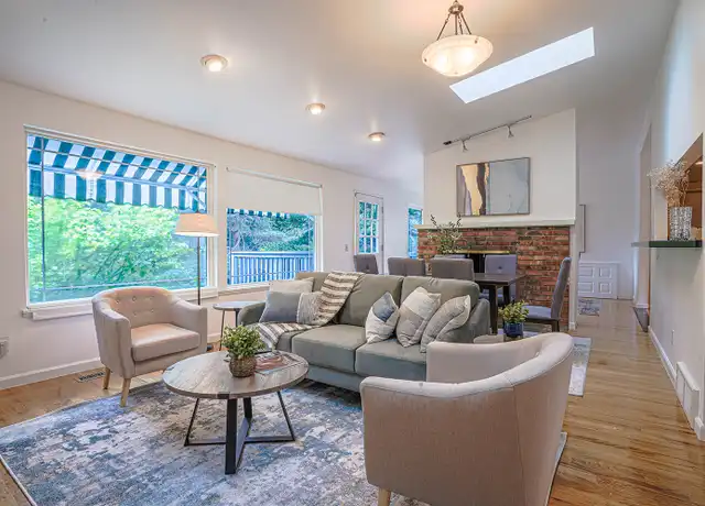 Property at 3627 80th Ave SE Unit Main, Mercer Island, WA, 98040, 4 beds, 3 baths, [object Object]