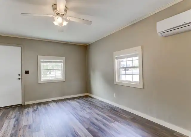 Property at 904 E Dodge St, Stephenville, TX, 76401, 2 beds, 1 bath, [object Object]