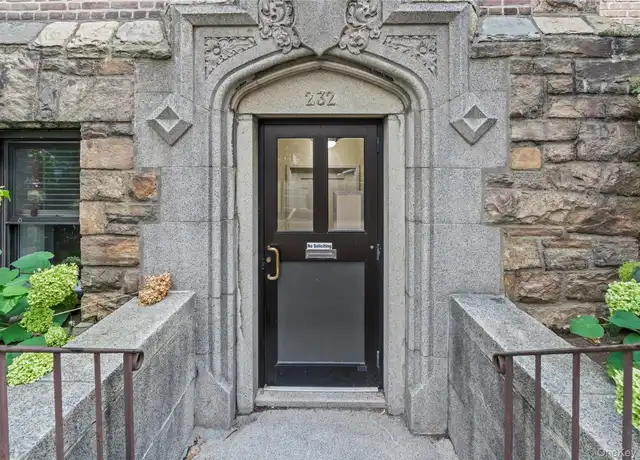 Property at 232 Martine Ave Unit BD/BC, White Plains, NY, 10601, 3 beds, 2 baths, [object Object]