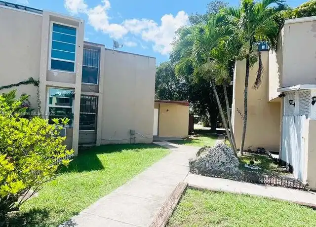 Property at 20131 SW 123rd Dr #20131, Miami, FL, 33177, 4 beds, 2 baths, [object Object]