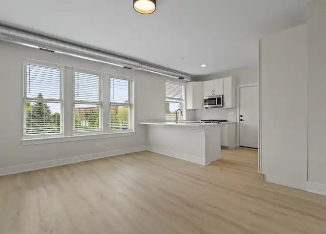 Property at 432 S Maple Ave Unit 432 101, Oak Park, IL, 60302, 2 beds, 1 bath, [object Object]