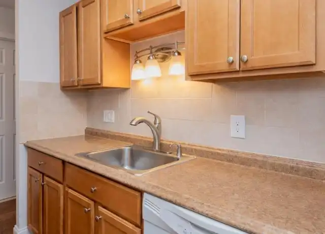 Property at 162 Summer St, Somerville, MA, 02143, 2 beds, 1 bath, [object Object]