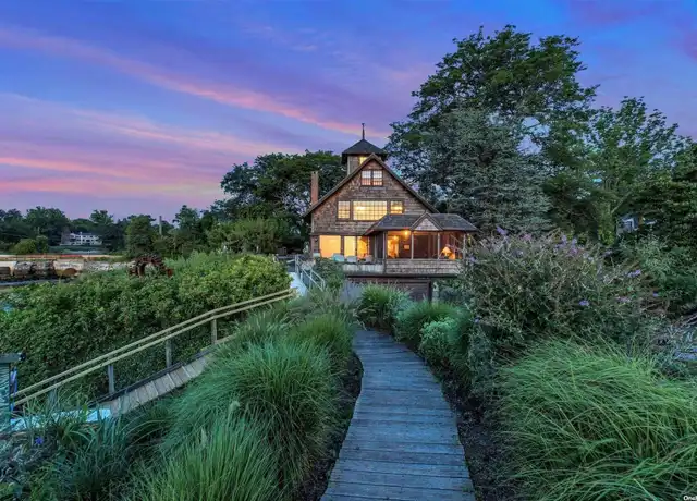 Property at 3 Water Ln, Manhasset, NY, 11030, 5 beds, 3.5 baths, [object Object]