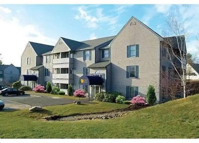 Property at 141 Eastern Ave Unit 201, Manchester, NH, 03104, 2 beds, 1 bath, [object Object]