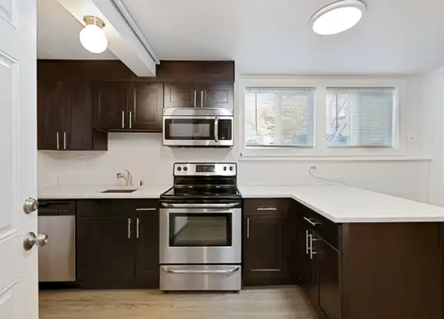 Property at 1633 10th Ave W Unit 5, Seattle, WA, 98119, 1 bed, 1 bath, [object Object]
