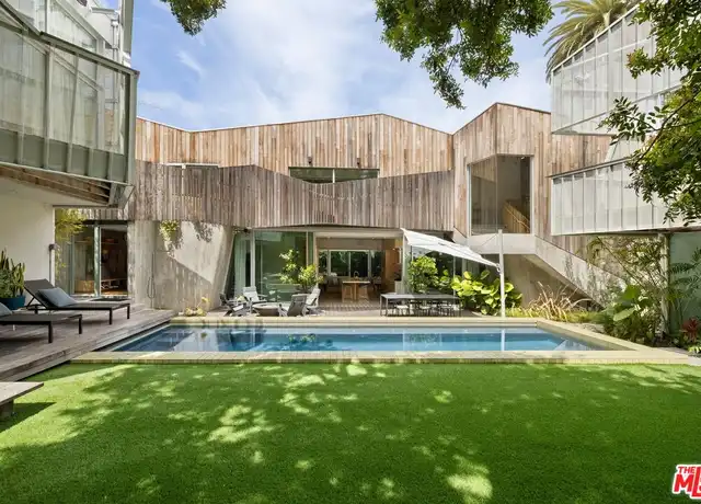 Property at 825 Palms Blvd, Venice, CA, 90291, 7 beds, 6.5 baths, [object Object]