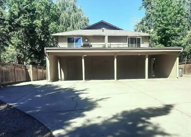 Property at 1845 N Keeneway Dr Unit 2, Medford, OR, 97504, 2 beds, 1.5 baths, [object Object]