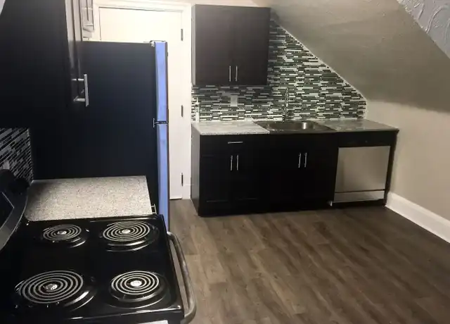 Property at 302 W Sycamore St Unit 5, Pittsburgh, PA, 15211, 1 bed, 1 bath, [object Object]